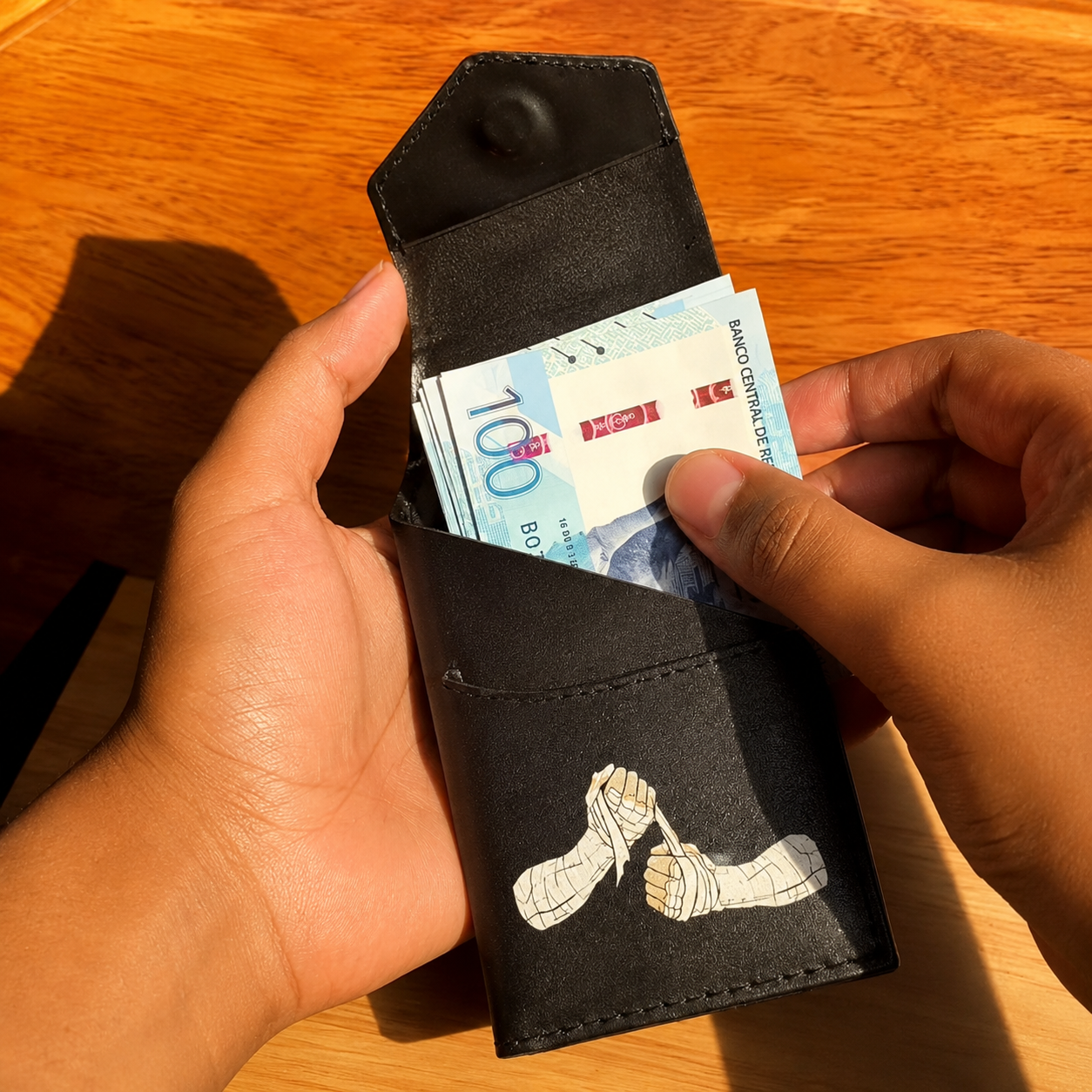 Elegant Apolusso Monaco Magnetic Wallet 💼🤎